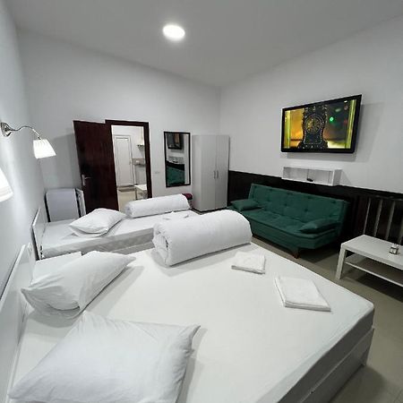 Hostel Casa Popa Nan Bukares Bagian luar foto