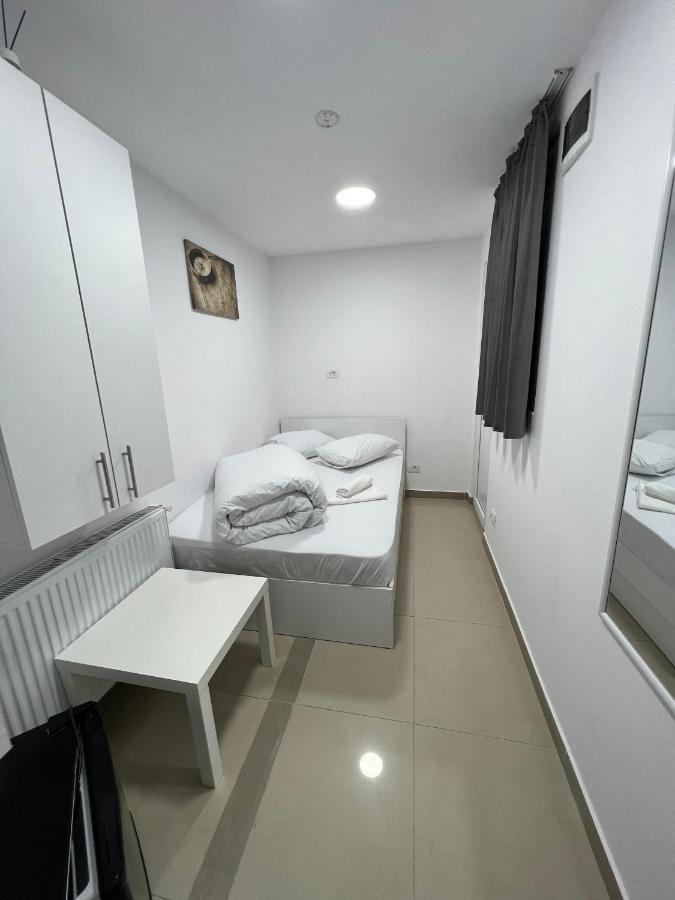 Hostel Casa Popa Nan Bukares Bagian luar foto