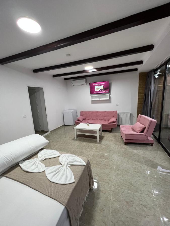 Hostel Casa Popa Nan Bukares Bagian luar foto