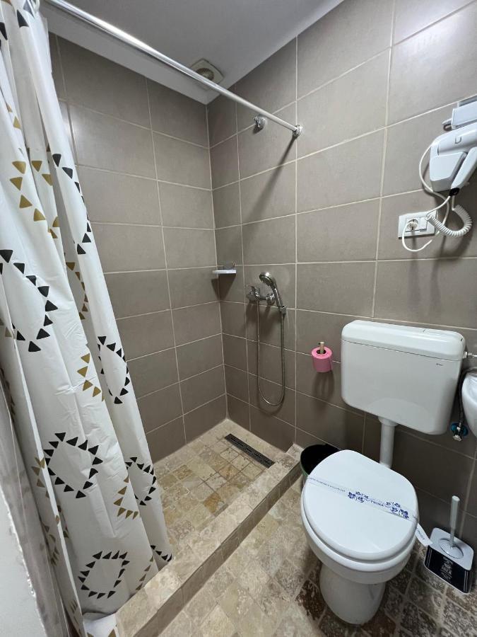 Hostel Casa Popa Nan Bukares Bagian luar foto