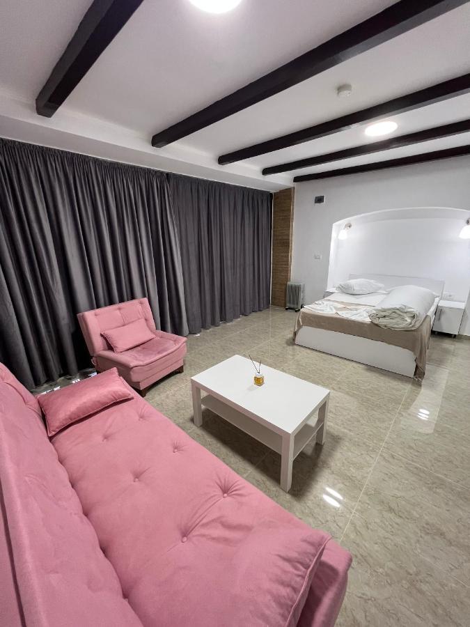 Hostel Casa Popa Nan Bukares Bagian luar foto