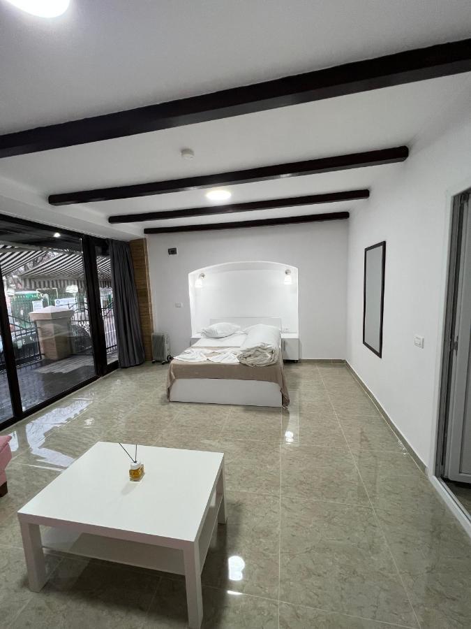Hostel Casa Popa Nan Bukares Bagian luar foto